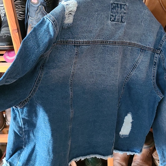 Awesome jean Jacket - Picture 4 of 5